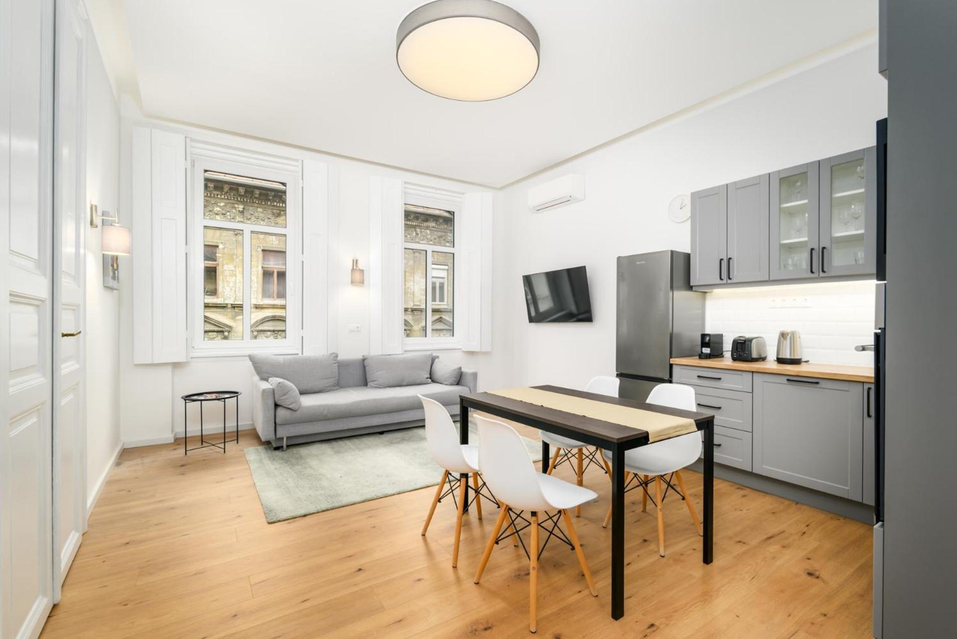 Apartamento Modern Penthouse In A Century Old Building Budapest Exterior foto