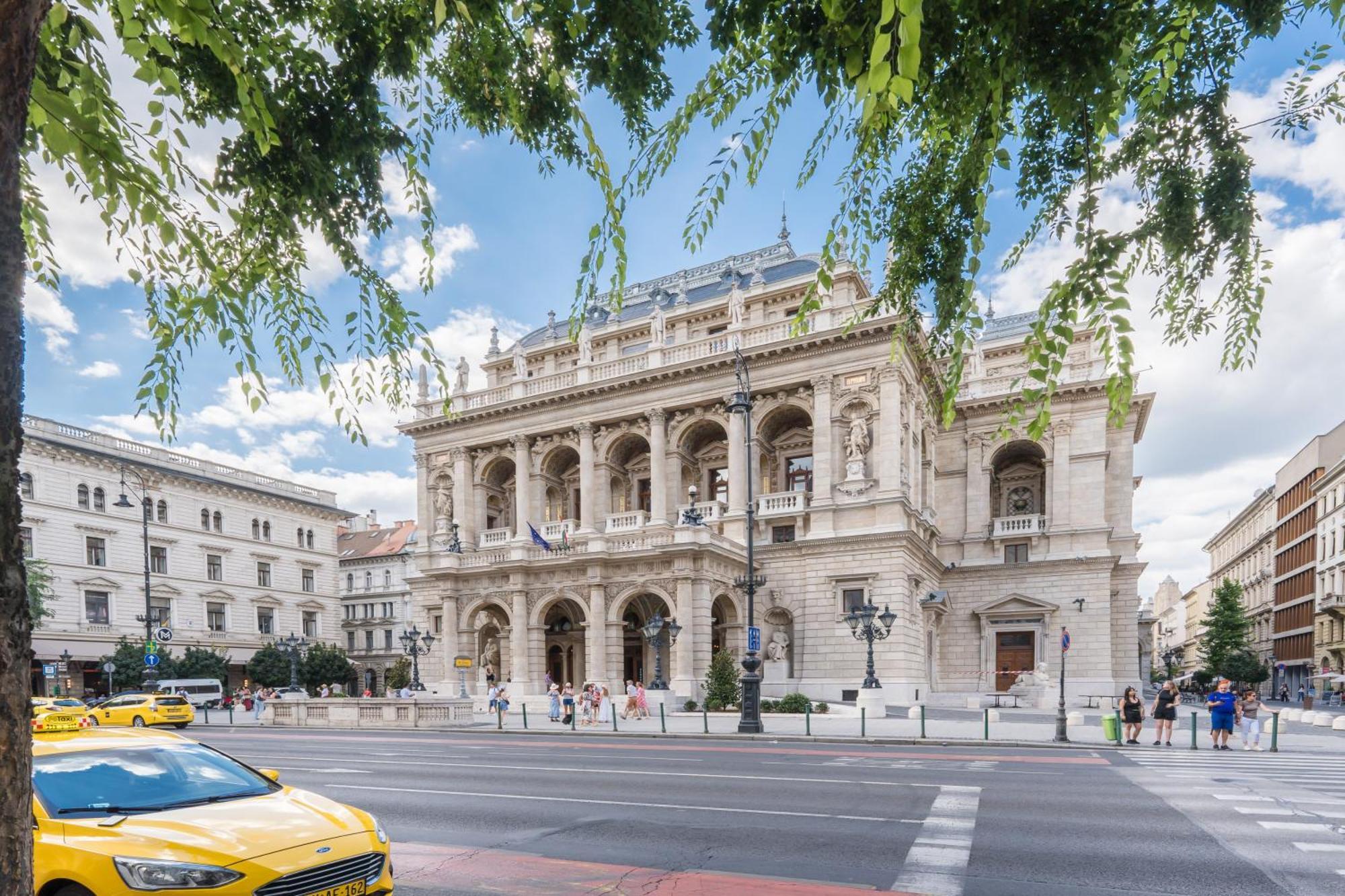Apartamento Modern Penthouse In A Century Old Building Budapest Exterior foto